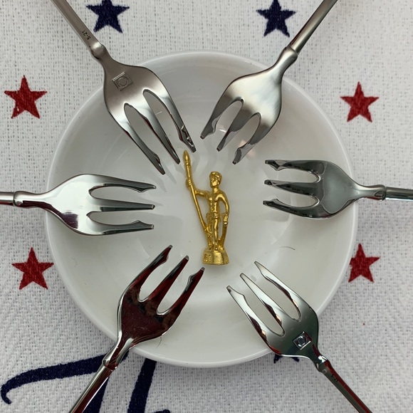 Oneida Juilliard Cocktail/Oyster Forks Set/6 Stainless Steel 18/10 NWOT - Picture 4 of 7